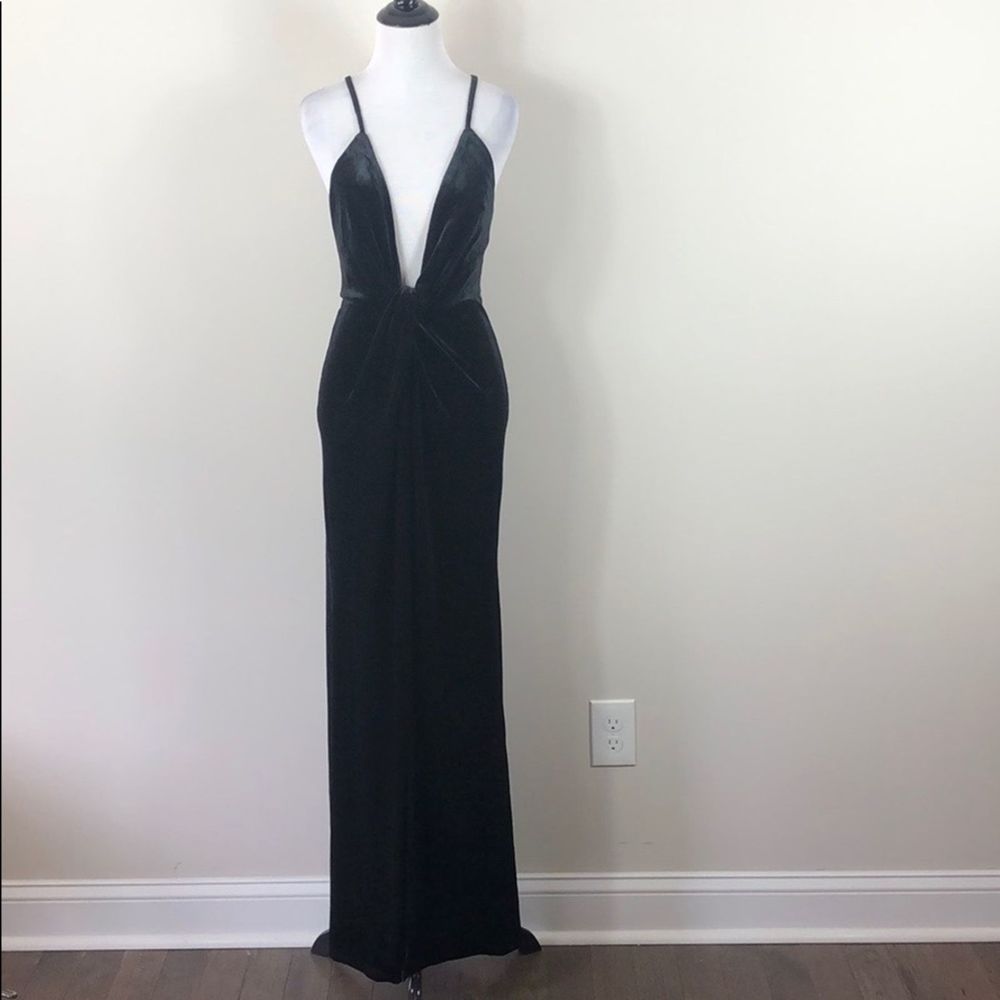 Superdown Sleeveless Long Black Velvet Dress